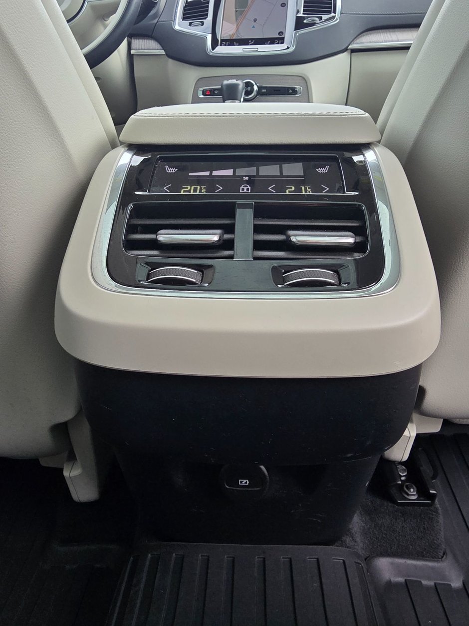 2022 Volvo XC90 INSCRIPTION-21