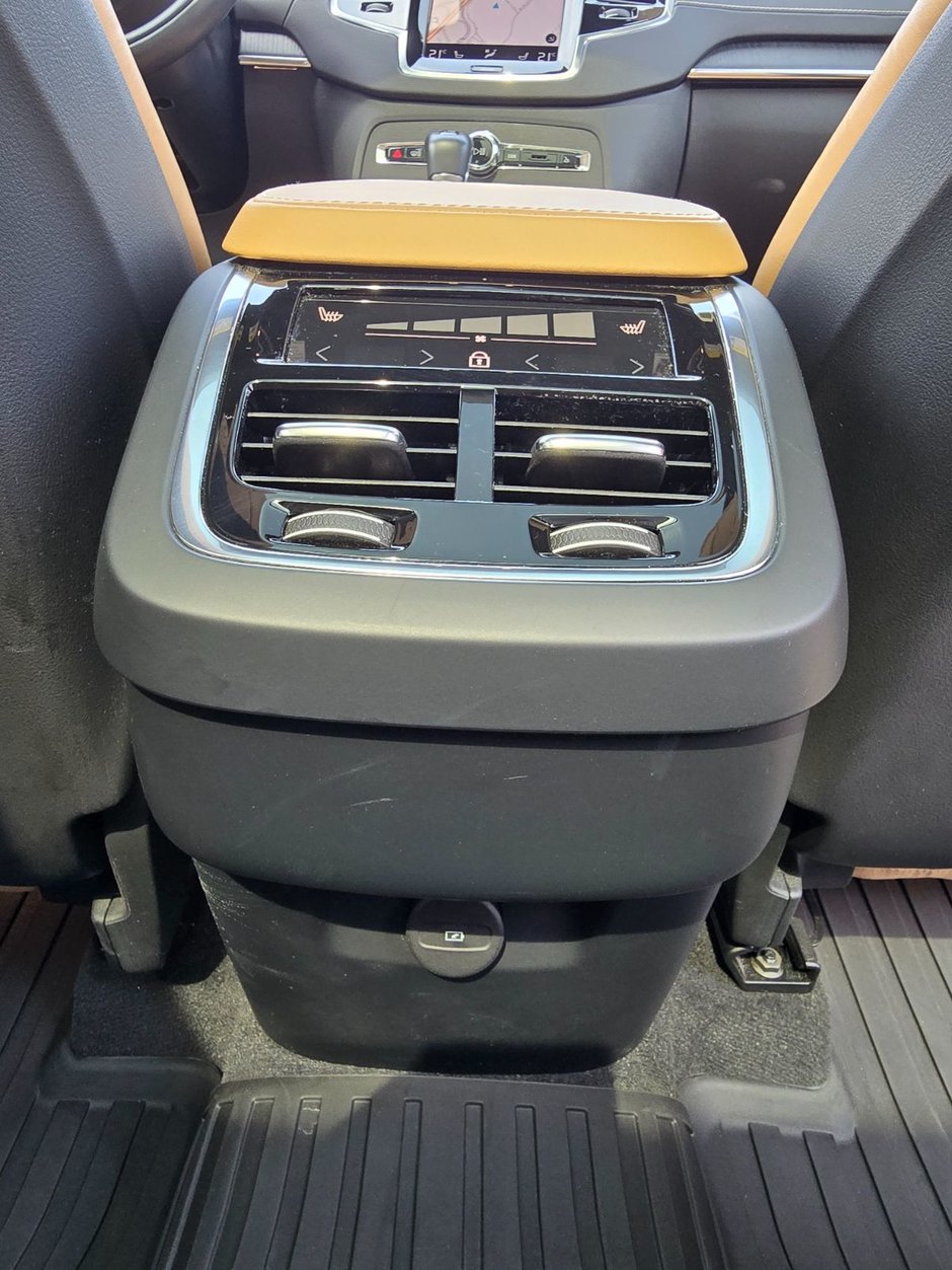 2022 Volvo XC90 INSCRIPTION-22