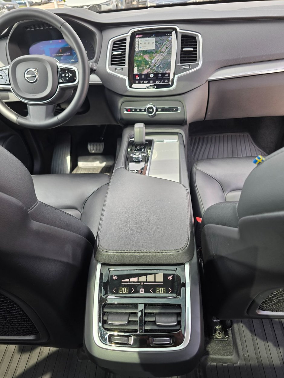 2023 Volvo XC90 CORE-21