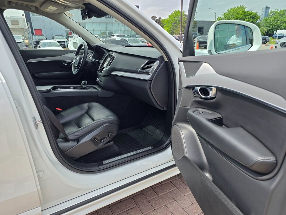 2023 Volvo XC90 CORE-22