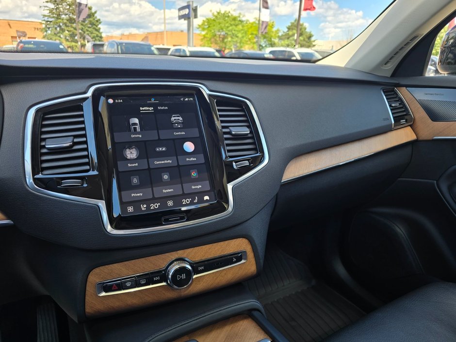 2023 Volvo XC90 PLUS DARK THEME-30