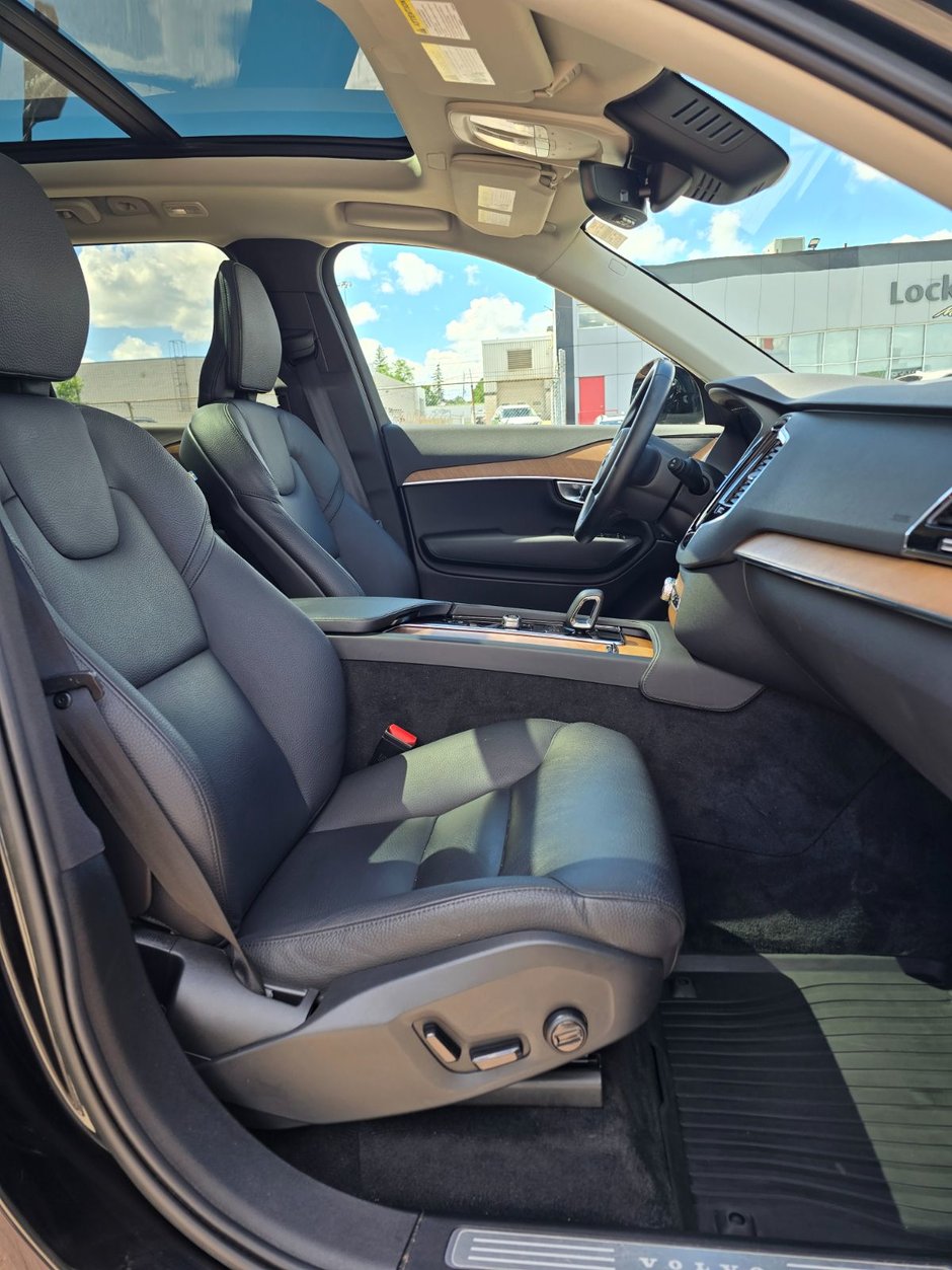 2023 Volvo XC90 PLUS DARK THEME-23