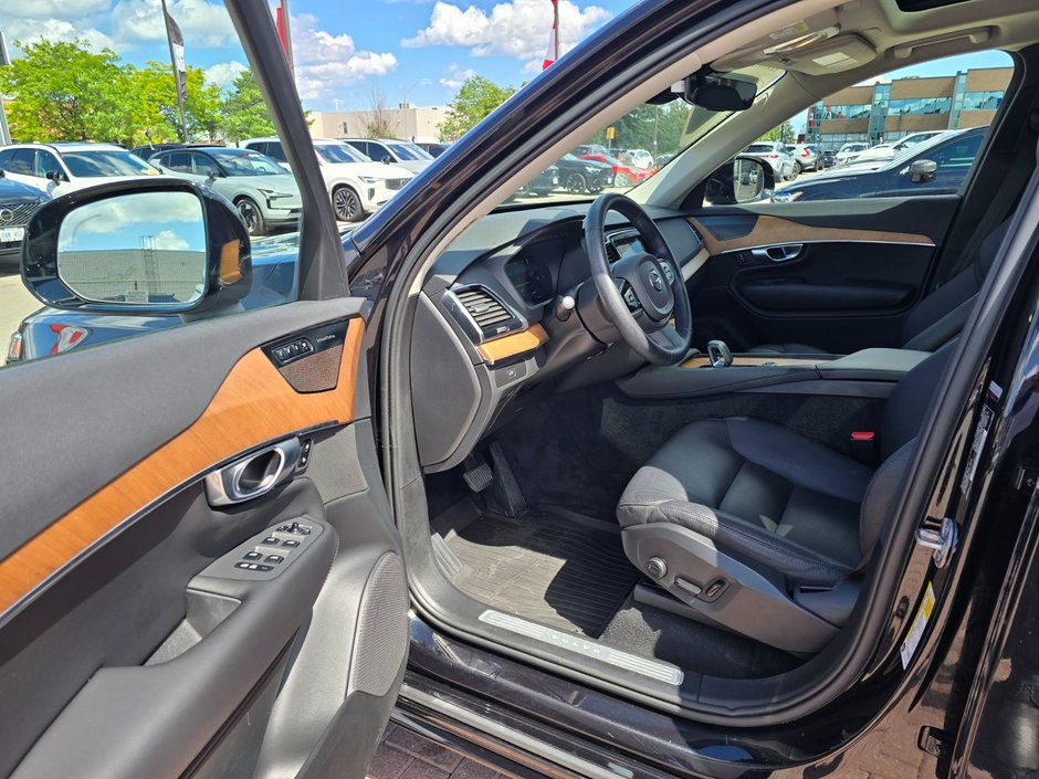 2023 Volvo XC90 PLUS DARK THEME-12