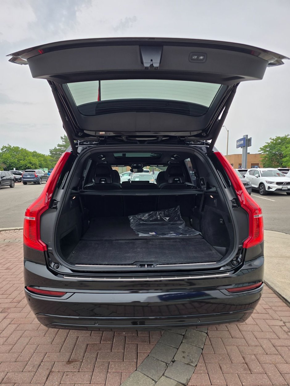 2023 Volvo XC90 ULTIMATE DARK THEME-16