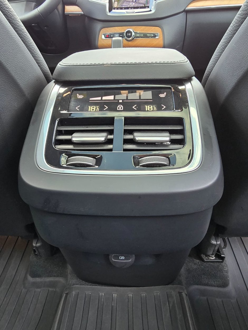 2024 Volvo XC90 PLUS BRIGHT THEME-22