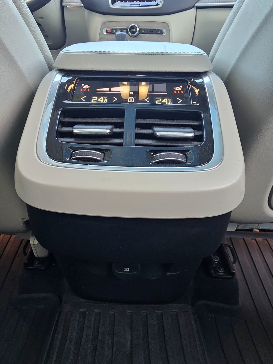 2024 Volvo XC90 PLUS BRIGHT THEME-21