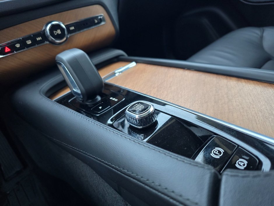 2024 Volvo XC90 PLUS BRIGHT THEME-29