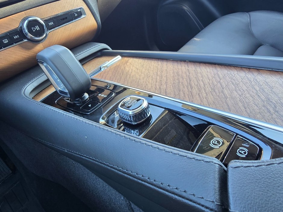 2024 Volvo XC90 PLUS BRIGHT THEME-32