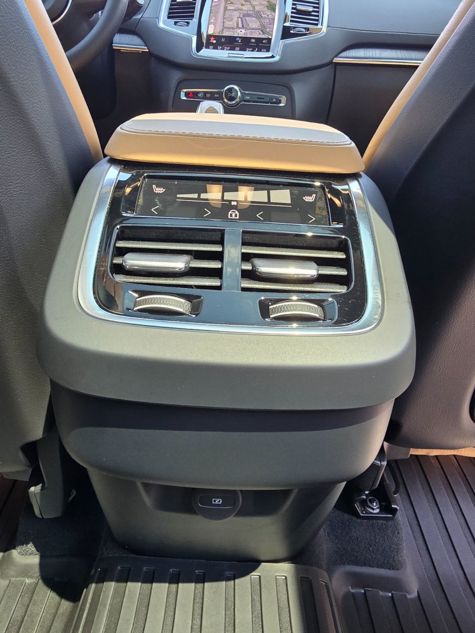 2024 Volvo XC90 ULTIMATE BRIGHT THEME-20