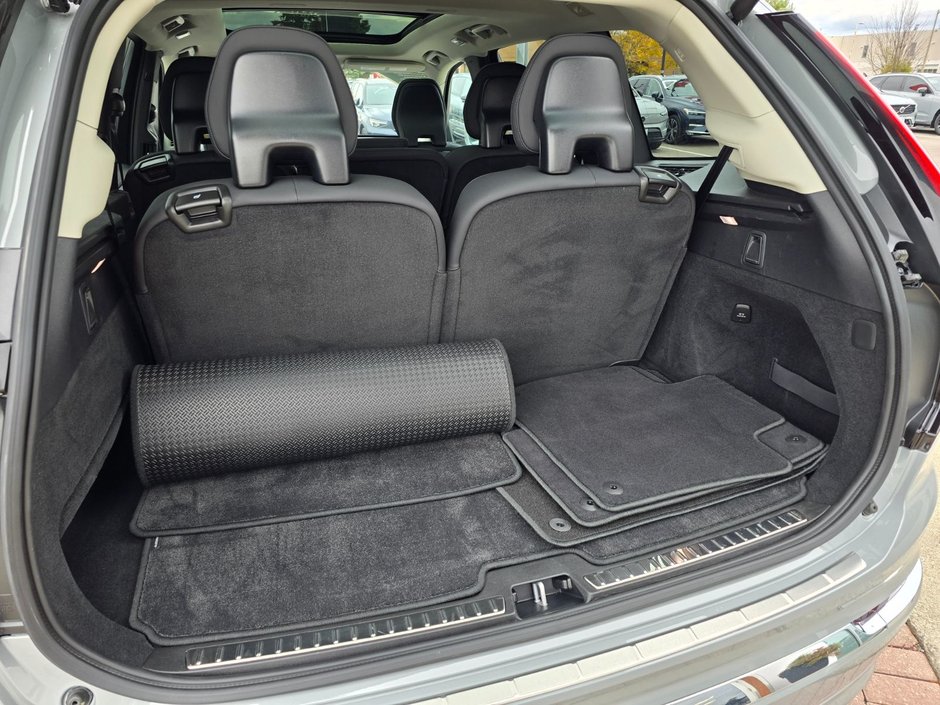 2025 Volvo XC90 CORE BRIGHT THEME-16