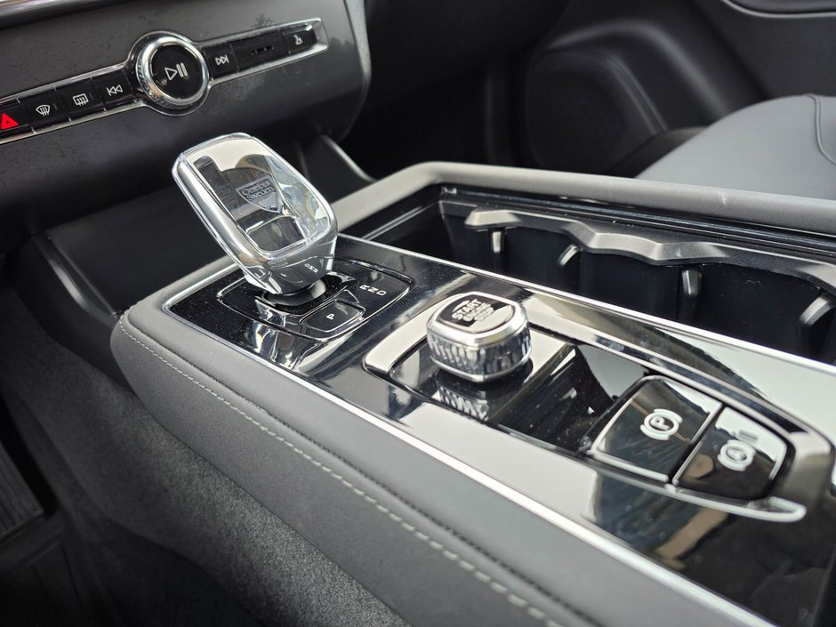 2025 Volvo XC90 CORE BRIGHT THEME-29