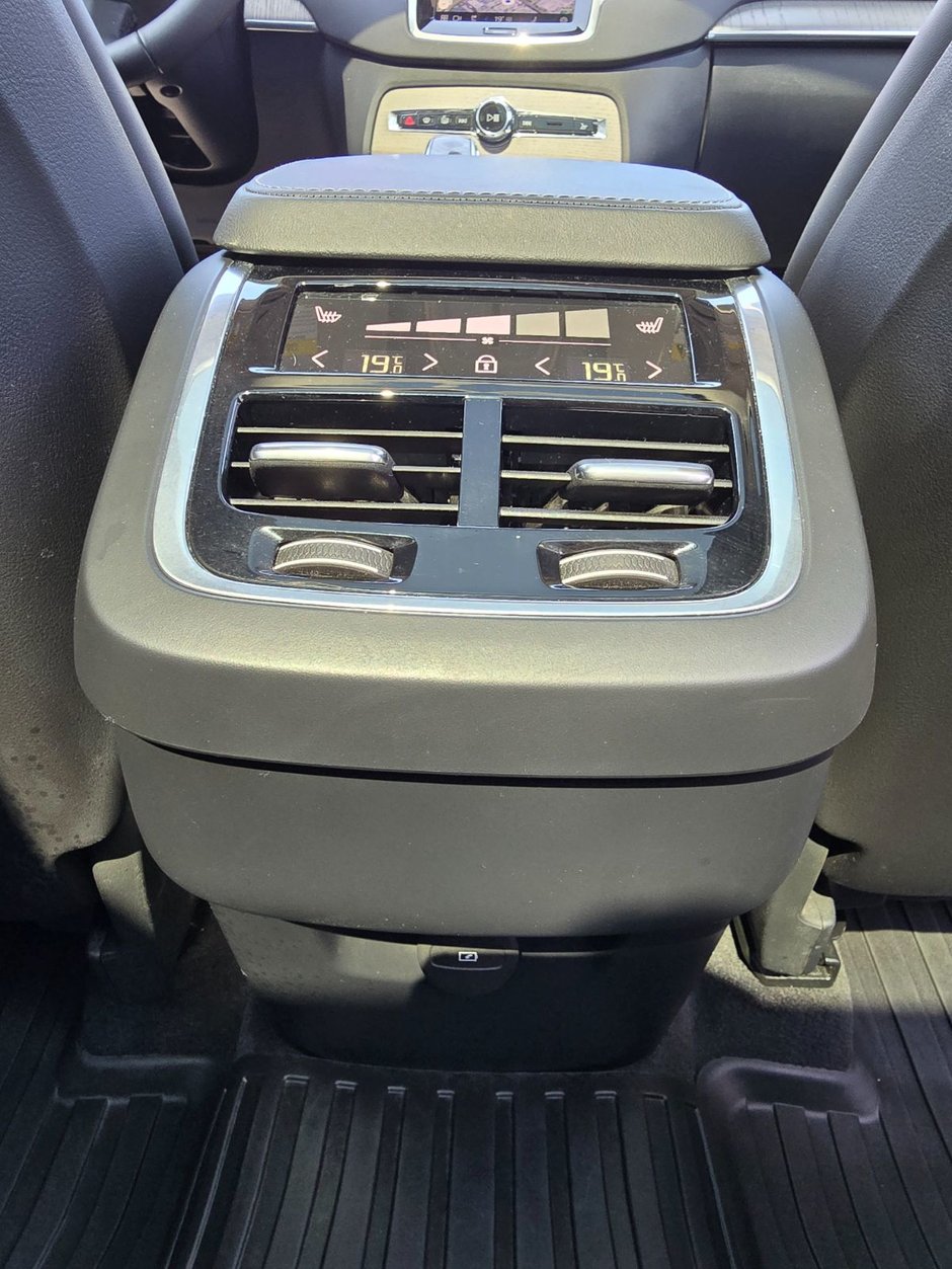 2025 Volvo XC90 ULTRA BRIGHT THEME-21