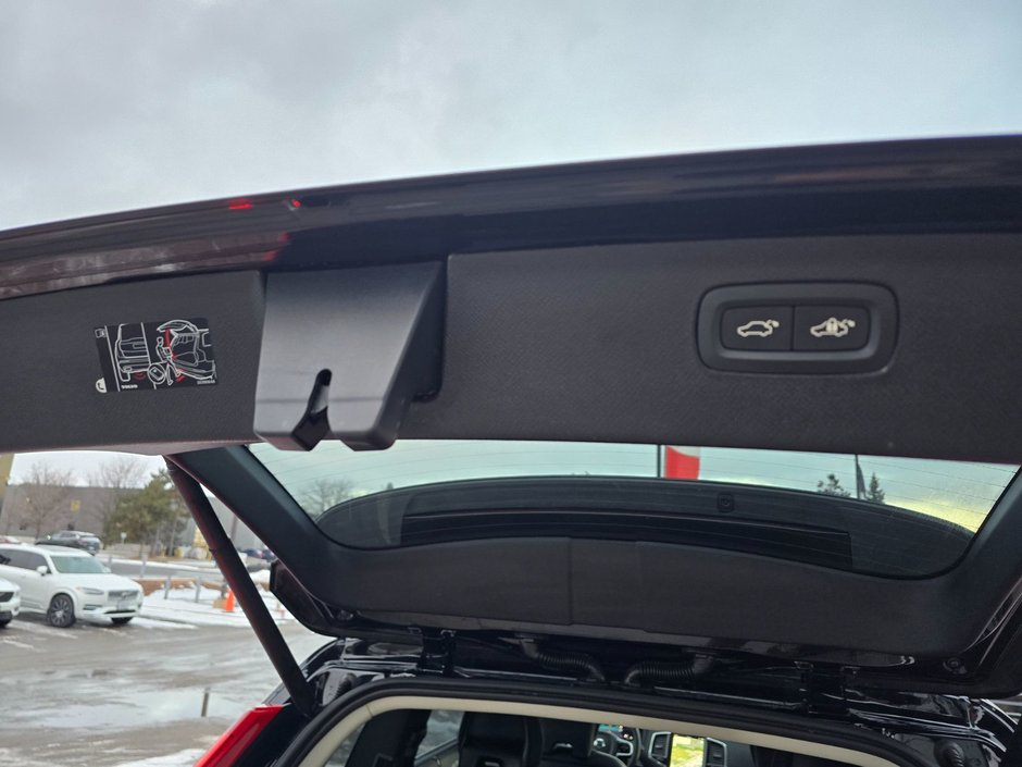 2025 Volvo XC90 ULTRA BRIGHT THEME-16