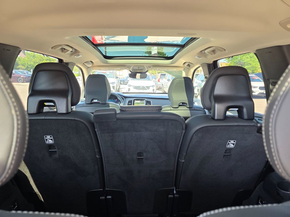 2025 Volvo XC90 ULTRA BRIGHT THEME-6