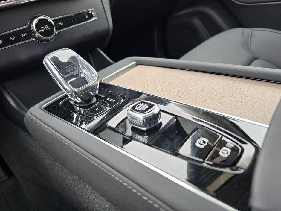 2025 Volvo XC90 CORE BRIGHT THEME-29
