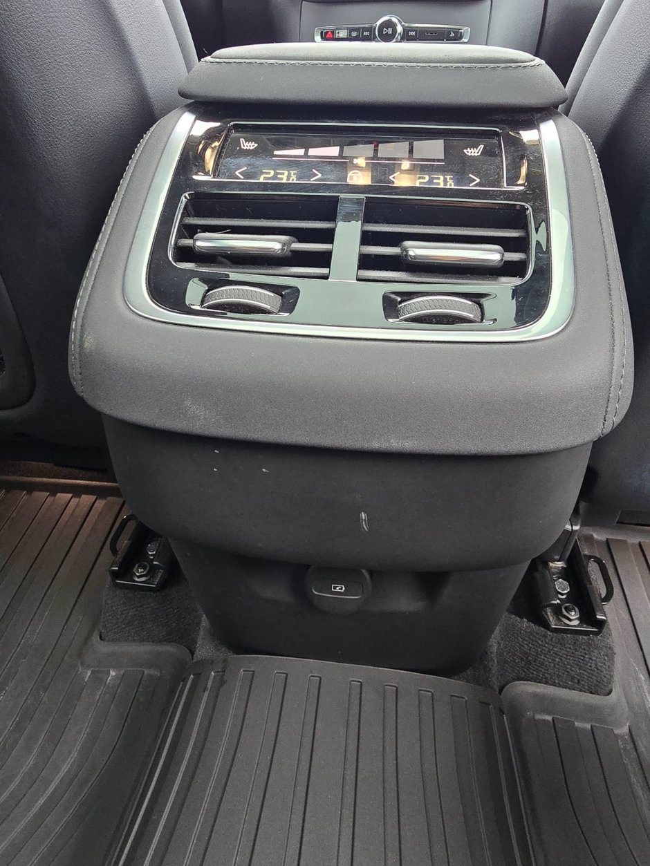 2025 Volvo XC90 CORE BRIGHT THEME-20