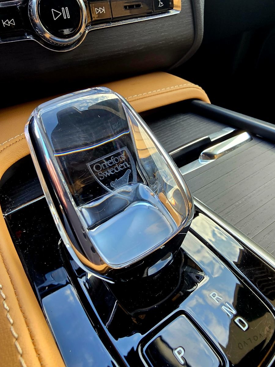 2025 Volvo XC90 ULTRA BRIGHT THEME-32