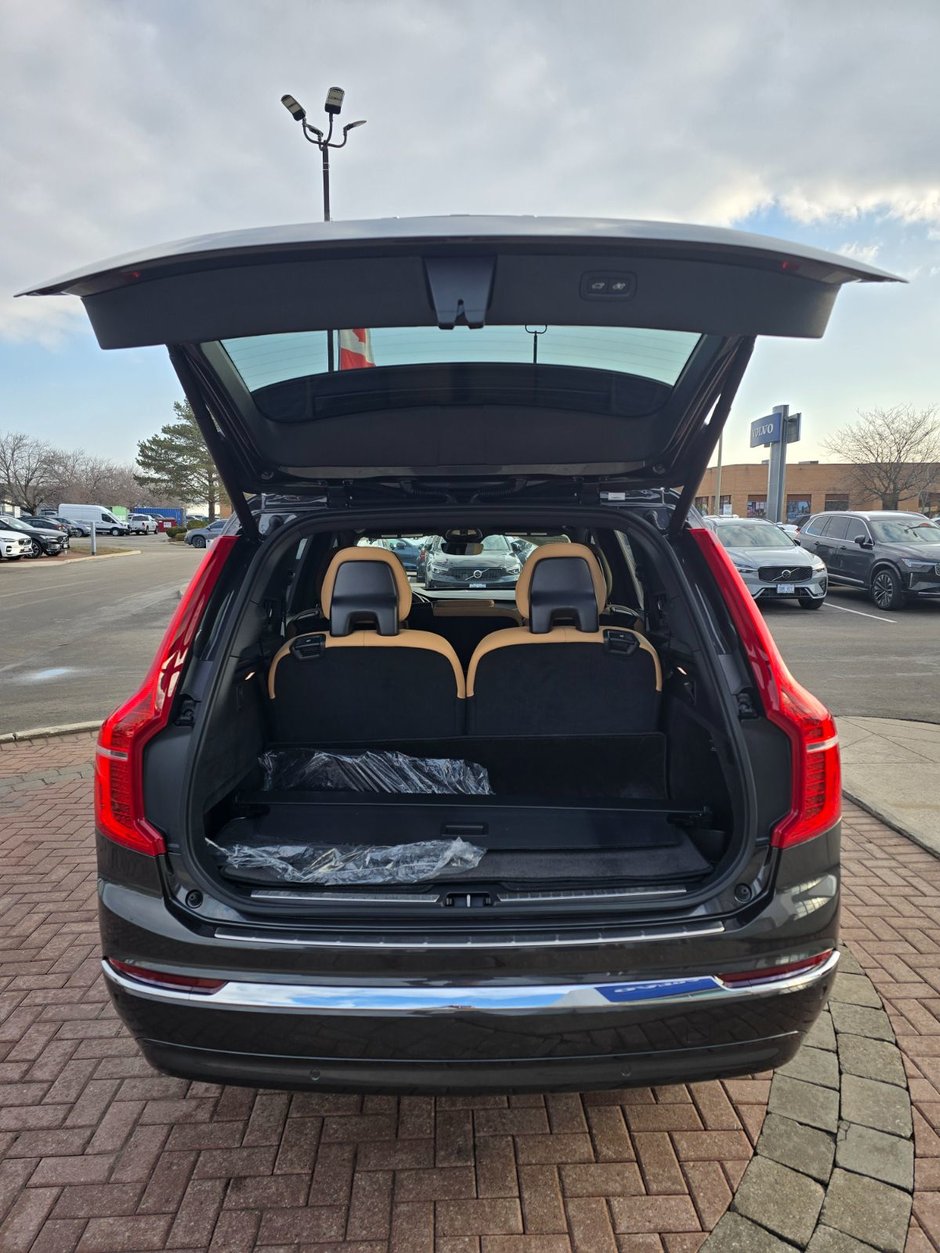 2025 Volvo XC90 ULTRA BRIGHT THEME-16
