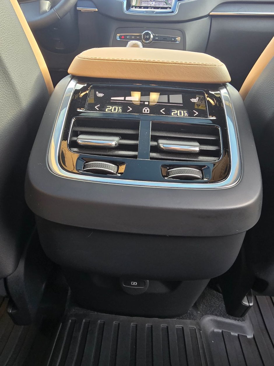 2025 Volvo XC90 ULTRA BRIGHT THEME-22