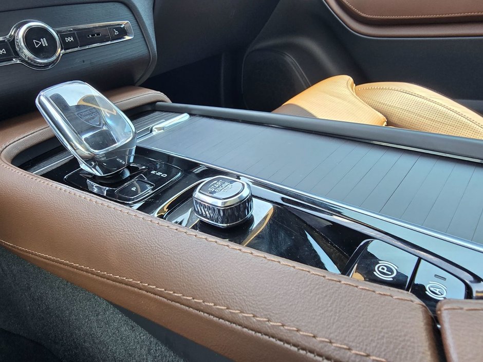 2025 Volvo XC90 ULTRA BRIGHT THEME-32
