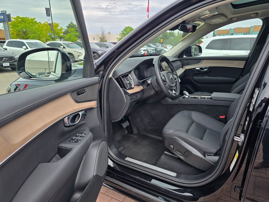 2026 Volvo XC90 PLUS DARK THEME-12