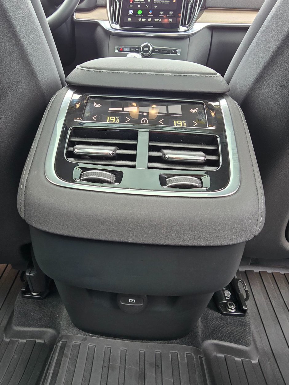 2026 Volvo XC90 PLUS DARK THEME-20