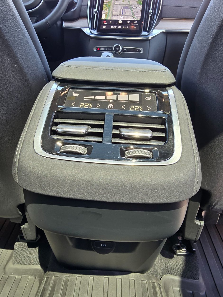 2026 Volvo XC90 PLUS DARK THEME-20
