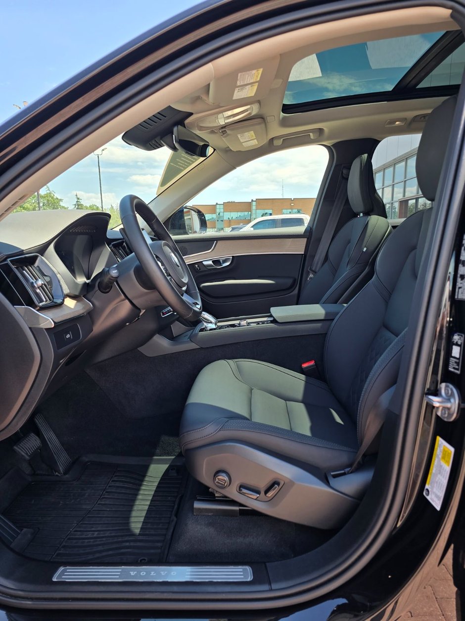 2026 Volvo XC90 PLUS DARK THEME-26