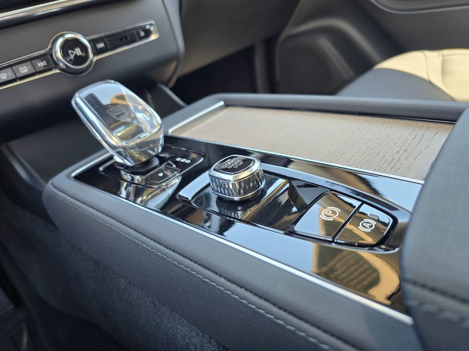 2026 Volvo XC90 PLUS DARK THEME-31