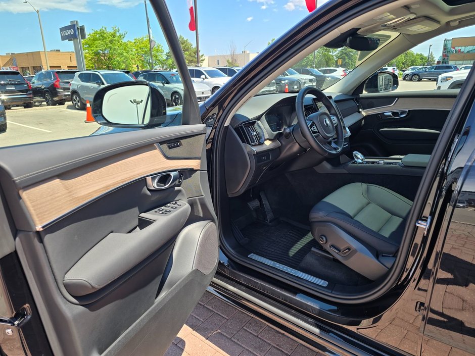 2026 Volvo XC90 PLUS DARK THEME-12