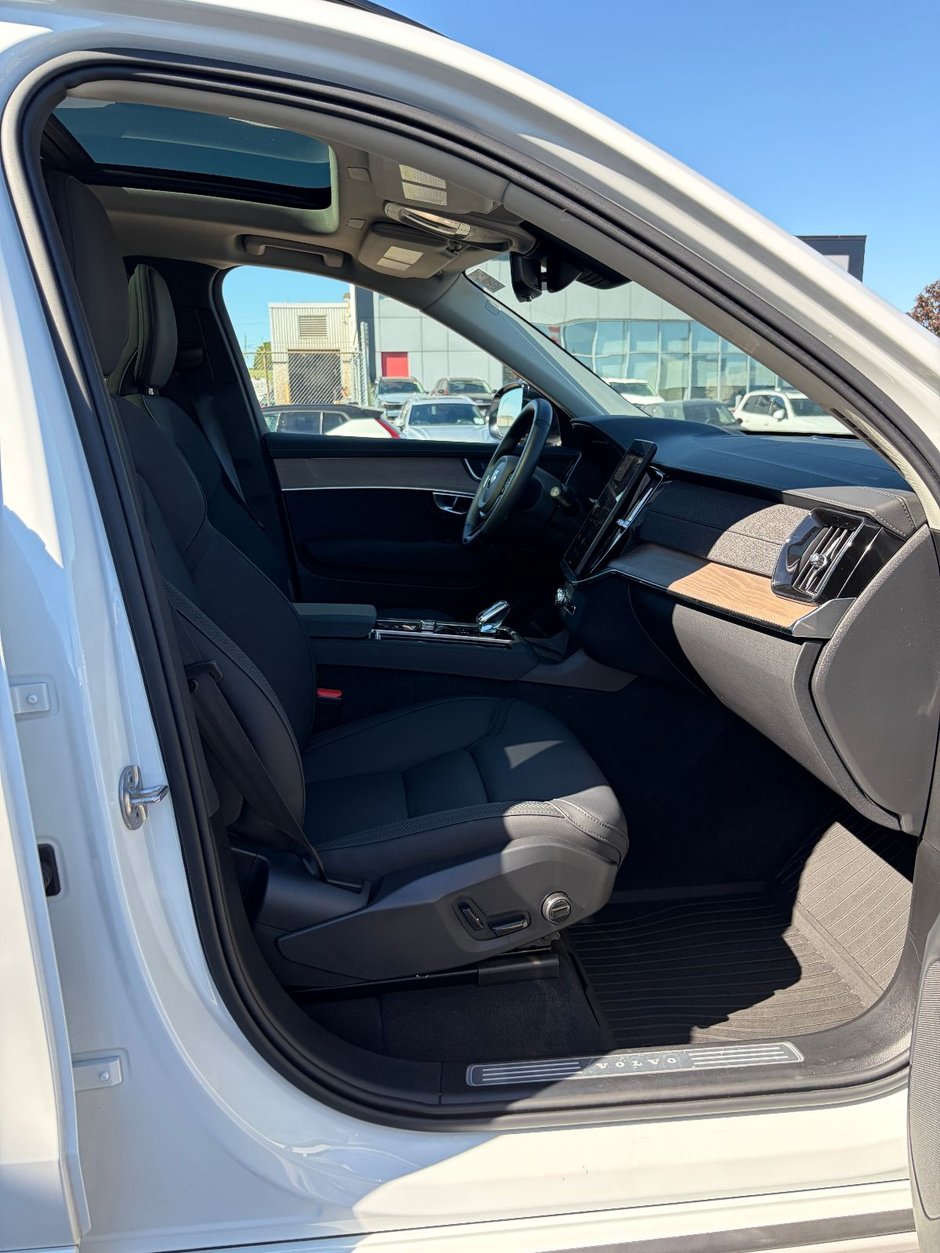 2026 Volvo XC90 PLUS DARK THEME-23
