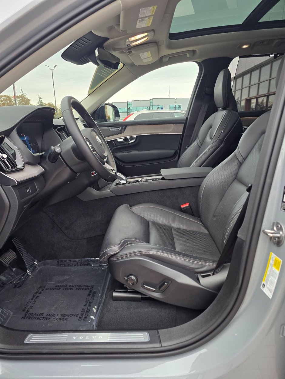 2026 Volvo XC90 ULTRA DARK THEME-27