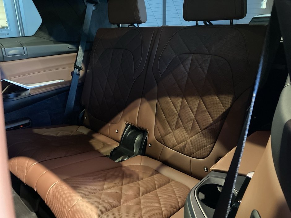 2026 BMW X7 xDrive40i-18