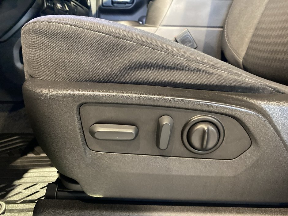 2021 Chevrolet Silverado 1500 Crew Cab 4x4 LT Trail Boss / Standard Box-12