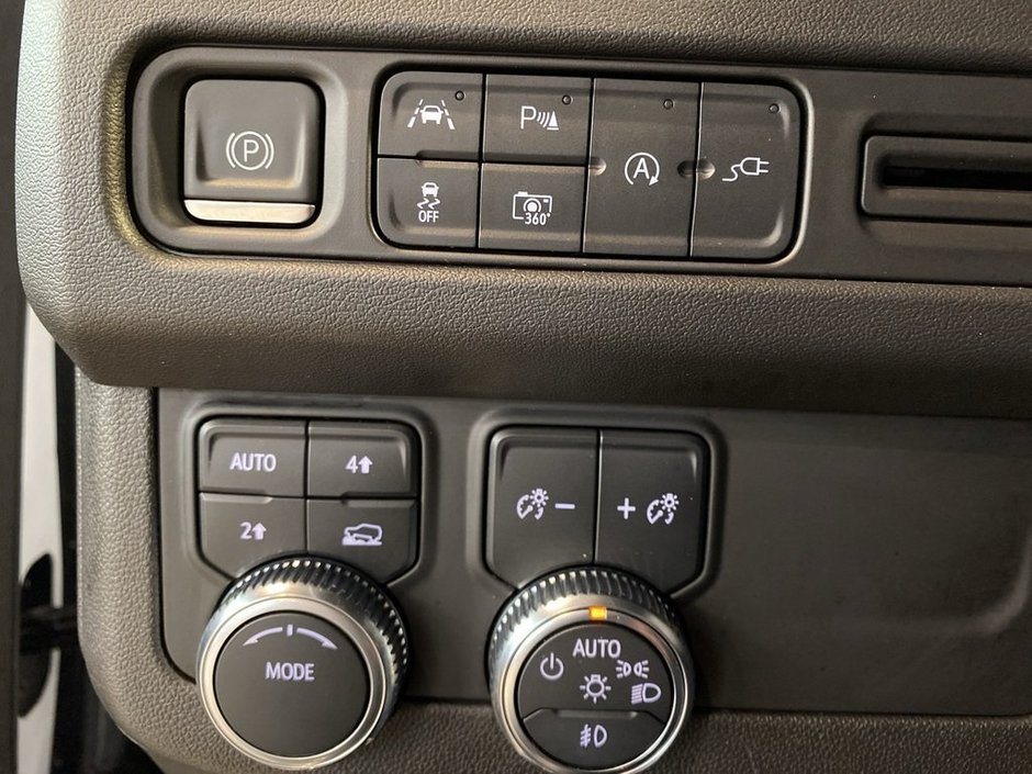 2022 GMC Yukon XL 4x4 SLT-16