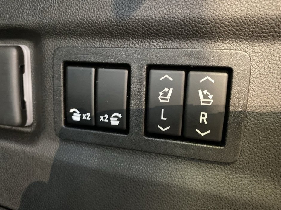 2022 GMC Yukon XL 4x4 SLT-24