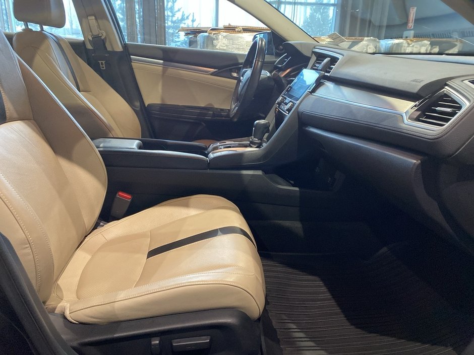 2018 Honda Civic Sedan Touring CVT-21