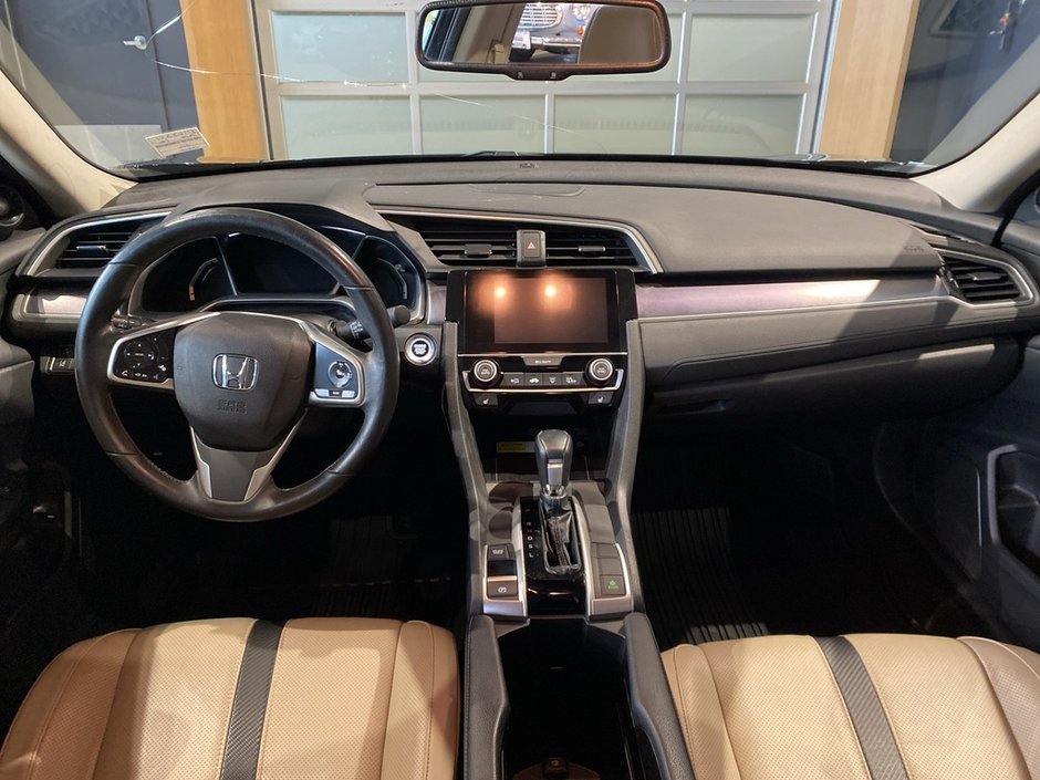 2018 Honda Civic Sedan Touring CVT-10