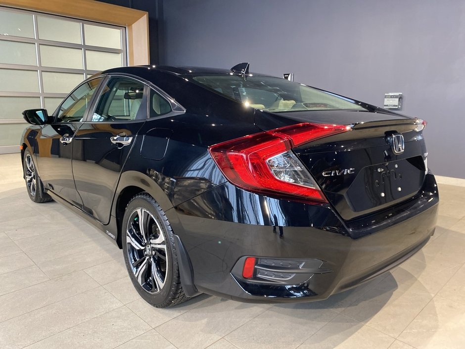 2018 Honda Civic Sedan Touring CVT-2