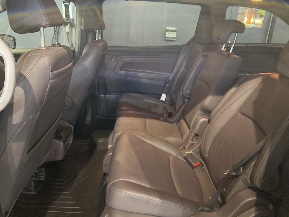 2019 Honda Odyssey Touring-19