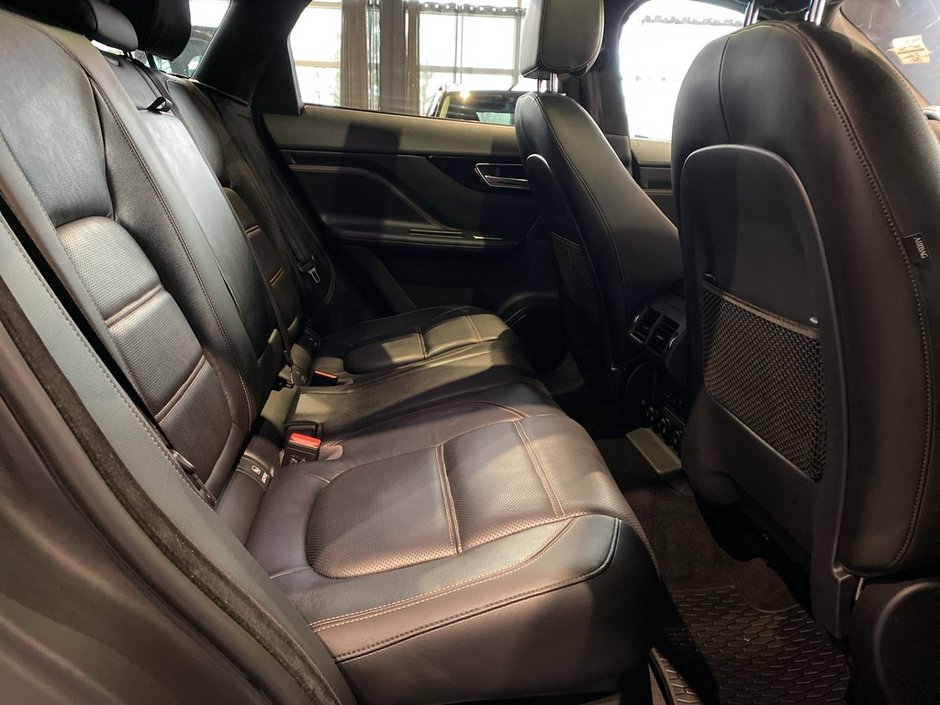 2020 Jaguar F-PACE 30t AWD Prestige-21