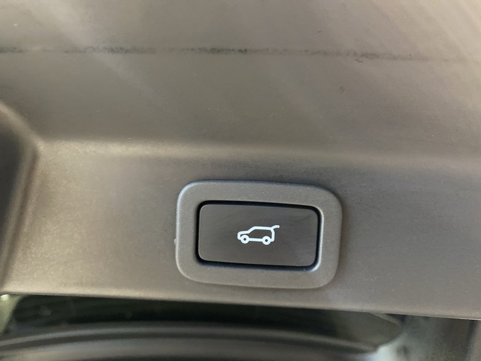 2020 Jaguar F-PACE 30t AWD Prestige-20