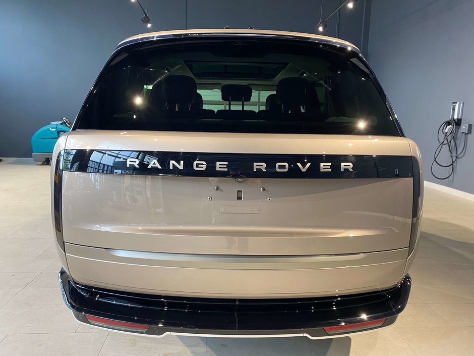 2023 Land Rover New Range Rover P530 SE SWB-3