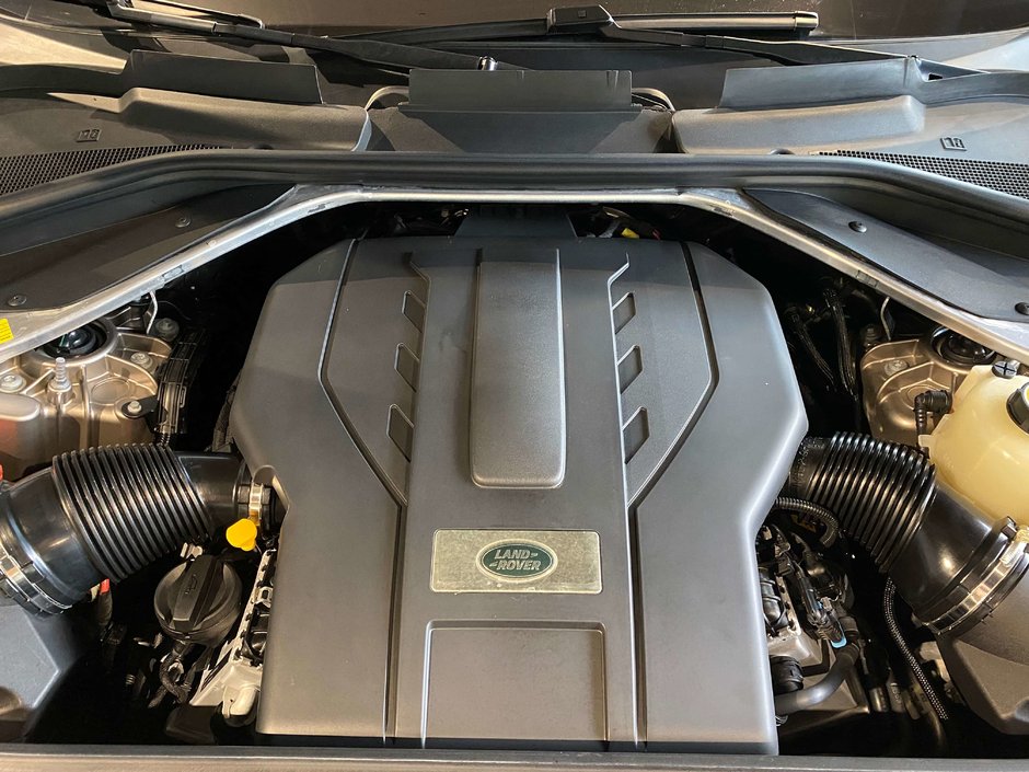 2023 Land Rover New Range Rover P530 SE SWB-26