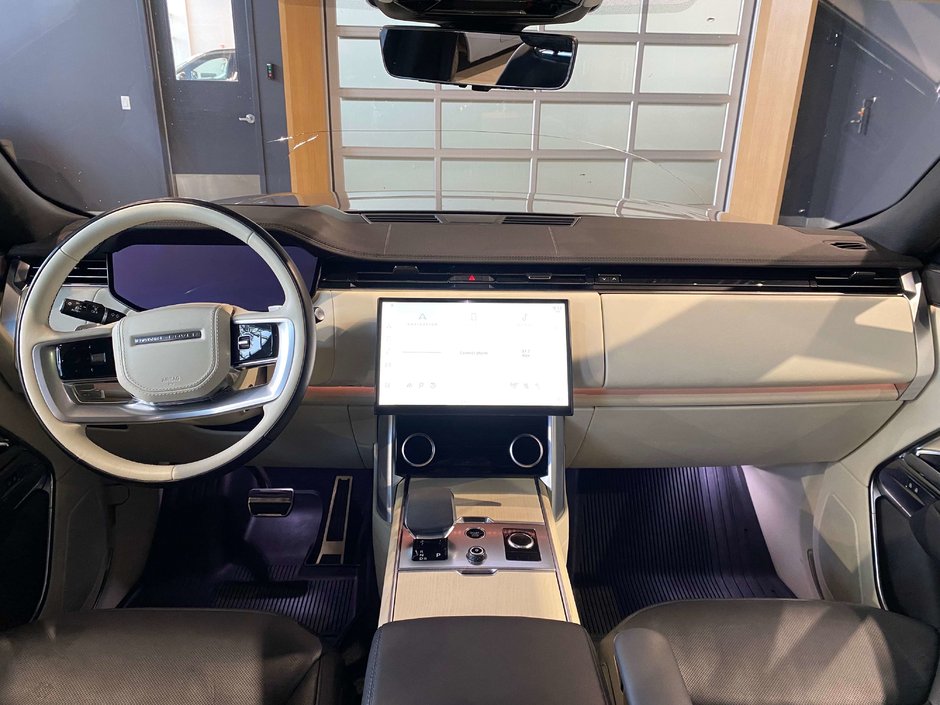 2023 Land Rover New Range Rover P530 SE SWB-10