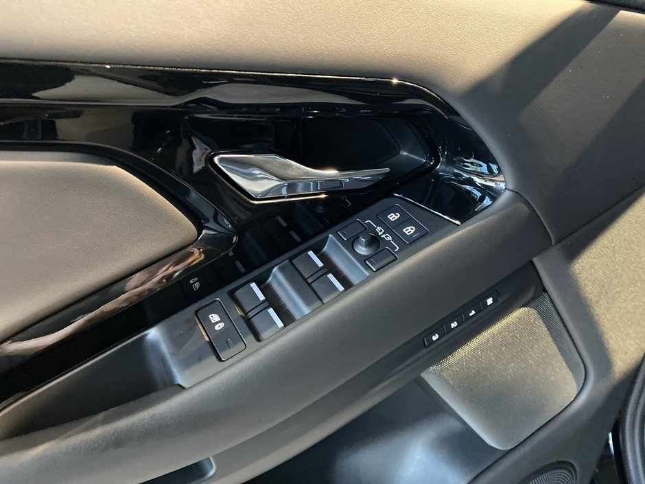 2024 Land Rover Range Rover Evoque P250 Dynamic HSE-11