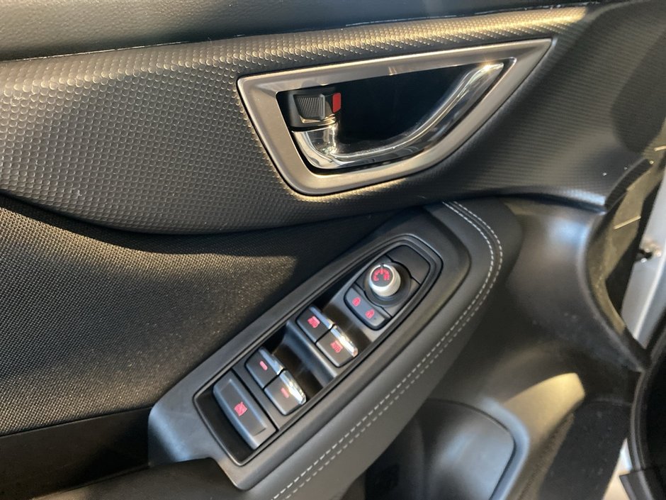 2023 Subaru Forester Touring 2.5L CVT-11