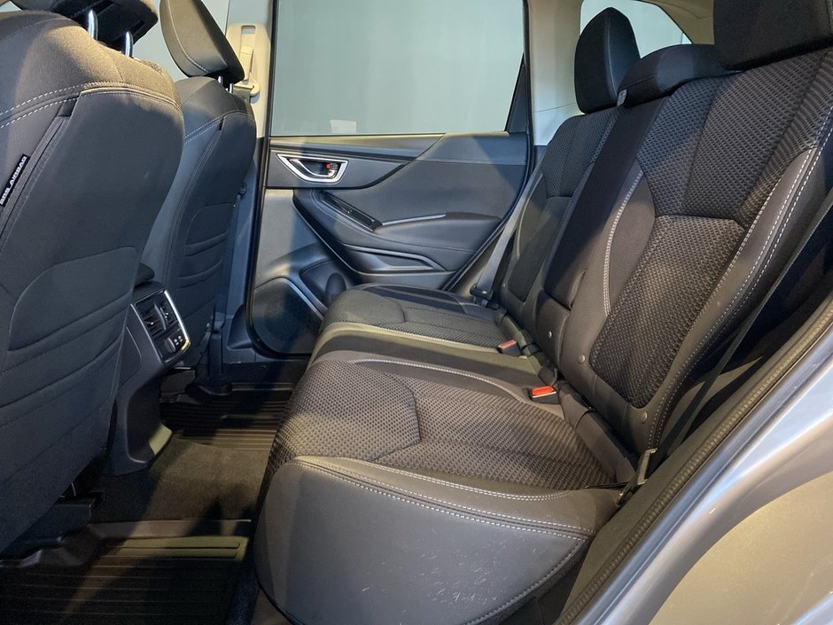 2023 Subaru Forester Touring 2.5L CVT-19