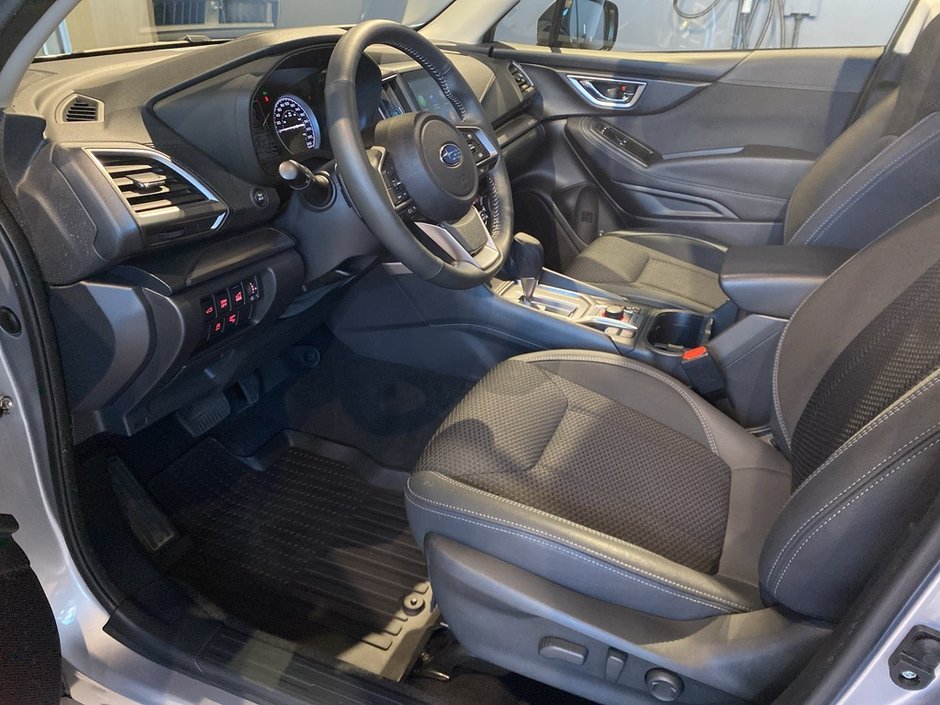 2023 Subaru Forester Touring 2.5L CVT-9