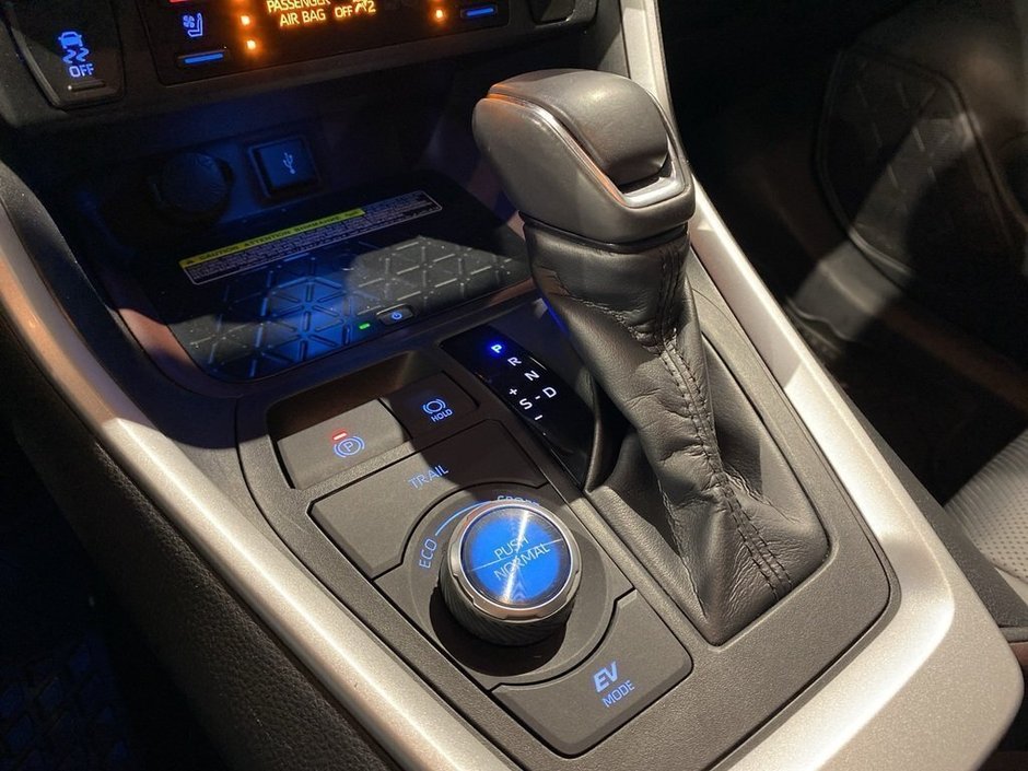 2021 Toyota RAV4 Hybrid Limited AWD-12